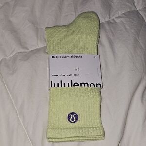 Lululemon Nwts Daily Essential Socks Sz Large!! CPNG!! Purple And Green! Rare!!!
